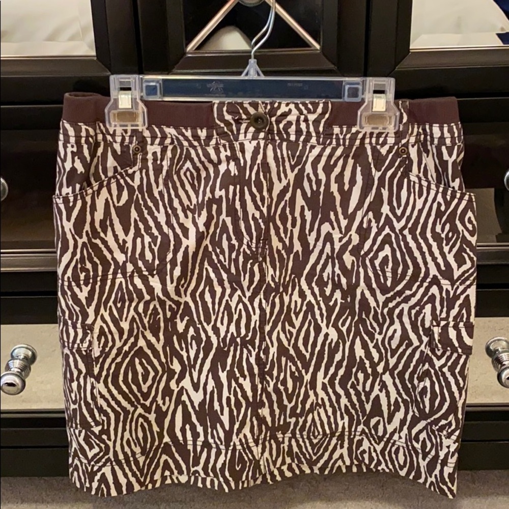 Chico’s Brown/White Zebra skirt.  Size 1( 8/10 )
